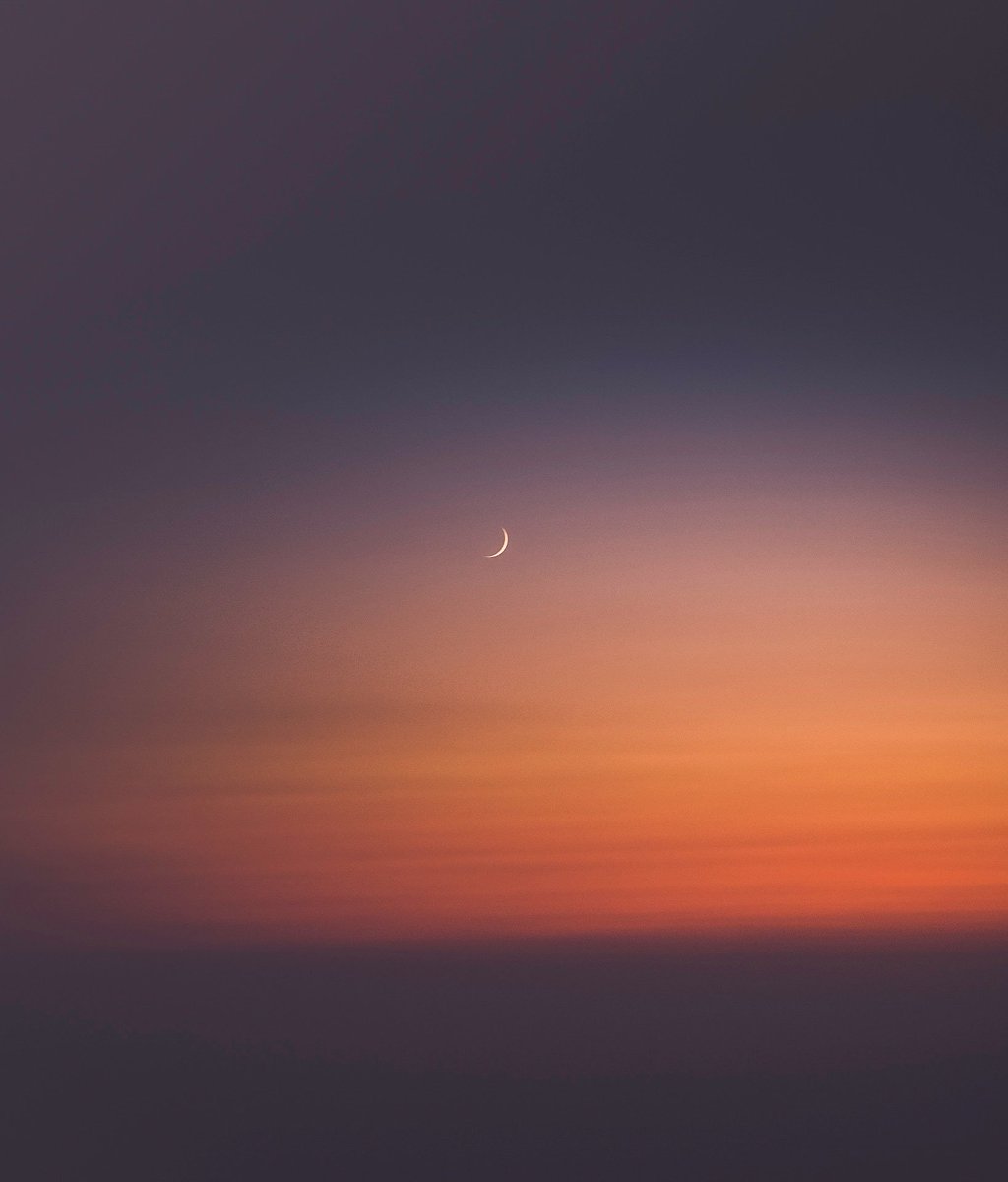 _smoooor's tweet image. " يارب شخصًا مُحبًا لي يهمس بإسمي بين دعواته دائمًا ..