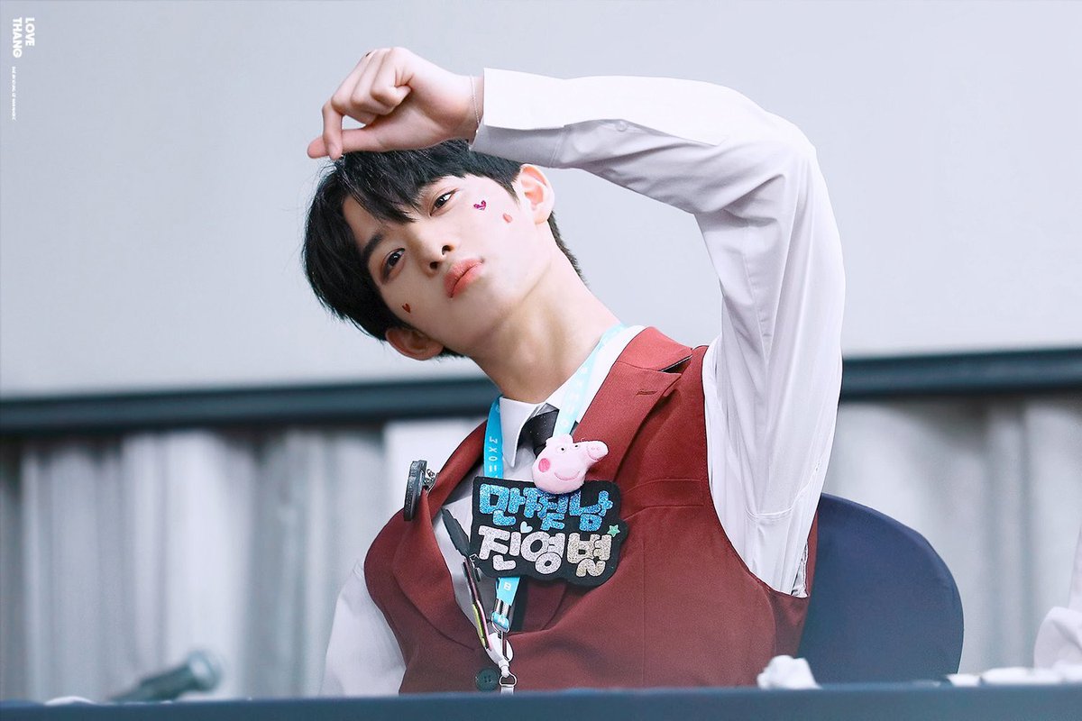 timeto_bjy's tweet photo. 180616 상암 팬사인회 #배진영 https://t.co/nd4AuB6zWf