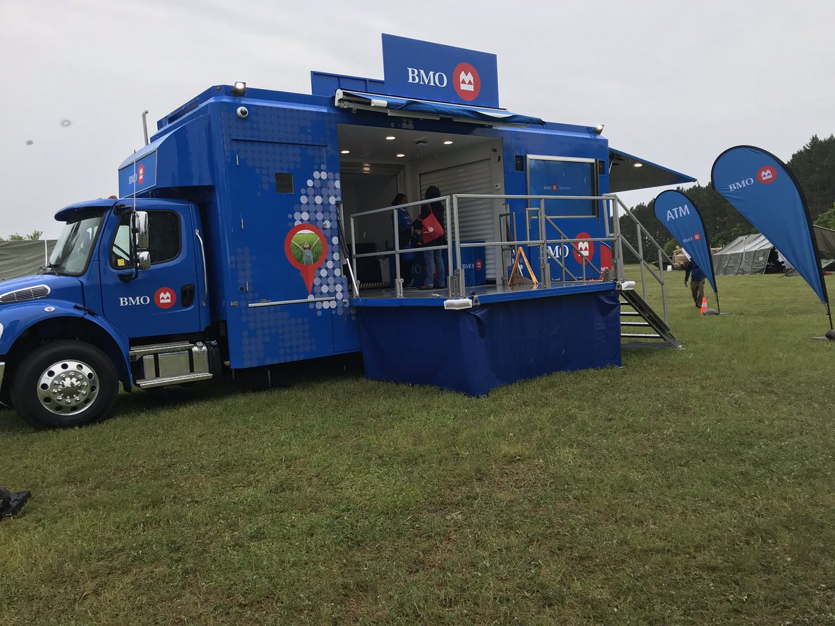 CynMParent's tweet photo. BMO is the Official Bank if the Canadian Defence Community come talk to us to see how #BMOHelps to thank you for your service at our Mobile Bank at Family Appreciation Days #BMOBoldlyGrowingthegood @KSSeaway @campagna_rick https://t.co/aIqX75qrZG