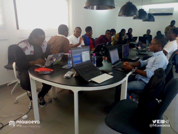 Nous étions invités par <a href="/Minodoo228/">Minodoo</a> à #TempoCoworking ce matin pour une initiation au déploiement d'une plateforme #opendata animée par <a href="/AmEklou/">Eklu kodzo Amemasovo</a>(<a href="/Yeevii/">nhum</a>), @KwashiE_(@OpenSDF228), Hermann (@ITKalamar)

#TgTech