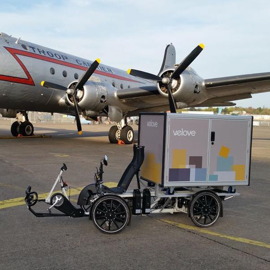 cargobikefest's tweet photo. Category 2. Heavy Cargo Bikes (more than 100 kg payload, primarily multi-track)
1st: @Velovebikes for the Armadillo
2nd: @RadPowerBikes for the Radburro
3rd: XCYC for the Pickup
#ICBF2019 #CABOTY https://t.co/BuITyHkacf