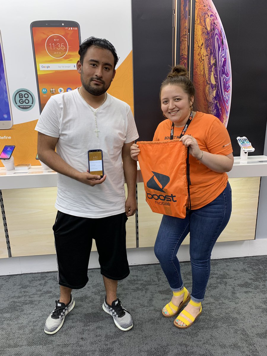 qmobileboost's tweet photo. We always like to helps customer to find out what they want with the best promos #addalines 🎊🎊🎊🎊 @mattmspg @shawnatspg @alexhyperlink @vfiori56 @joseq_tuvoz @ipyong25 @SPGMikeNJ https://t.co/hkBJMe4CIl