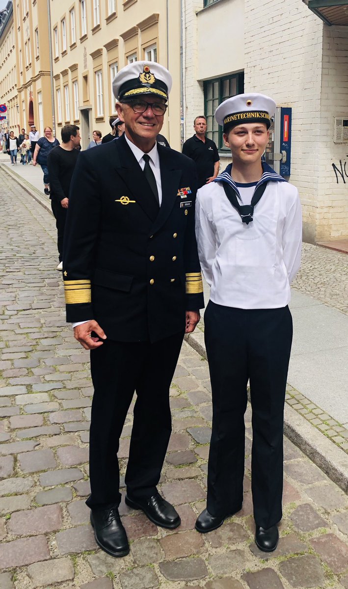 Praesident_DMB's tweet photo. Impressionen mit frisch vereidigten Rekruten und Besuchern des #TdBW2019 @chiefdeunavy @DBwV @DeuGunnersMate @ThielsChristian @marinespox https://t.co/WlJ4twnOnm