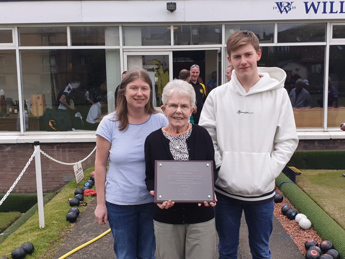 EdBowlingLeague's tweet photo. Another fabulous day @willowbraebowls for the EBL Charity Triples , big thanks to all clubs who have attended , lovely tribute in memory of our charity stalwart Bert Munro https://t.co/hTf1p2bCVh