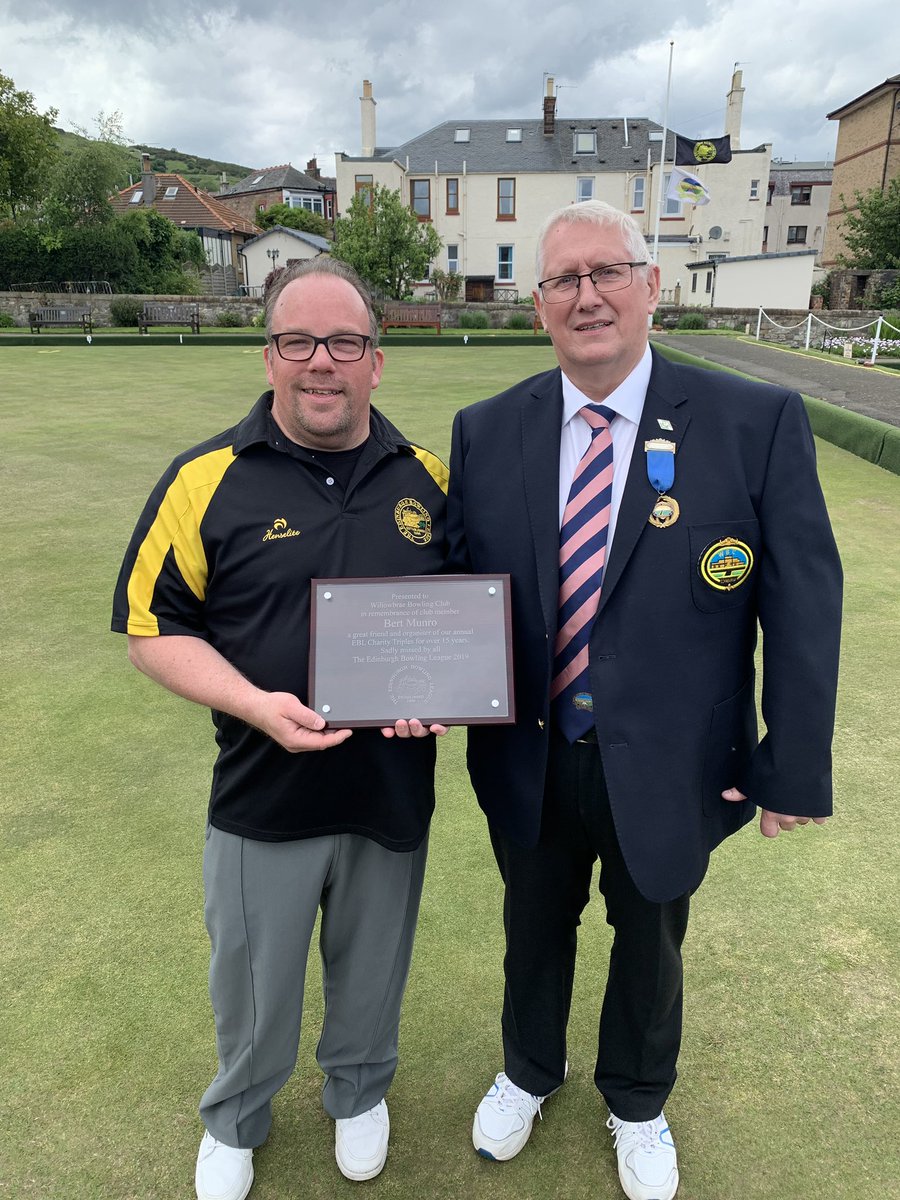EdBowlingLeague's tweet photo. Another fabulous day @willowbraebowls for the EBL Charity Triples , big thanks to all clubs who have attended , lovely tribute in memory of our charity stalwart Bert Munro https://t.co/hTf1p2bCVh