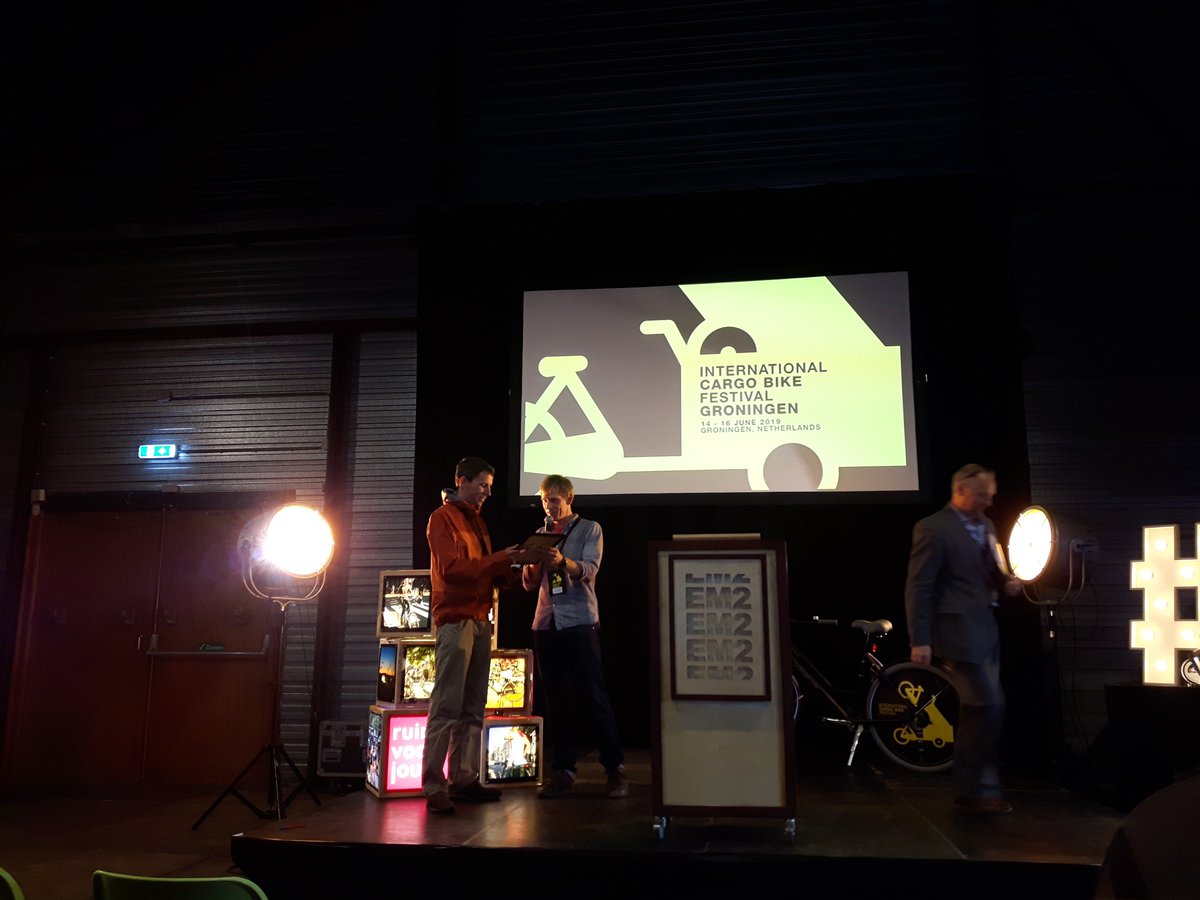 cargobikefest's tweet photo. Category 3. Cargo Bike Trailer (including boxes)
1st: @Fleximodal for the BicyLift
2nd: @carlacargo for the ECARLA
#ICBF2019 #CABOTY https://t.co/AIJ7TptUHx