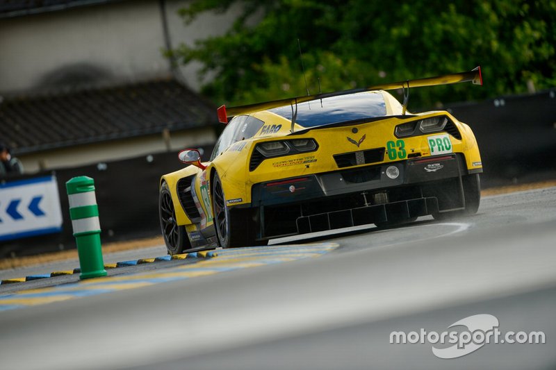 The #7 Toyota enjoys a one-minute plus advantage after the end of the third hour

#LeMans24 class order:
LMP1 - #7 Toyota
LMP2 - #36 Signatech Alpine
GTE Pro - #63 Corvette 📸
GTE Am - #77 Porsche 

motorsport.com/lemans/news/20…