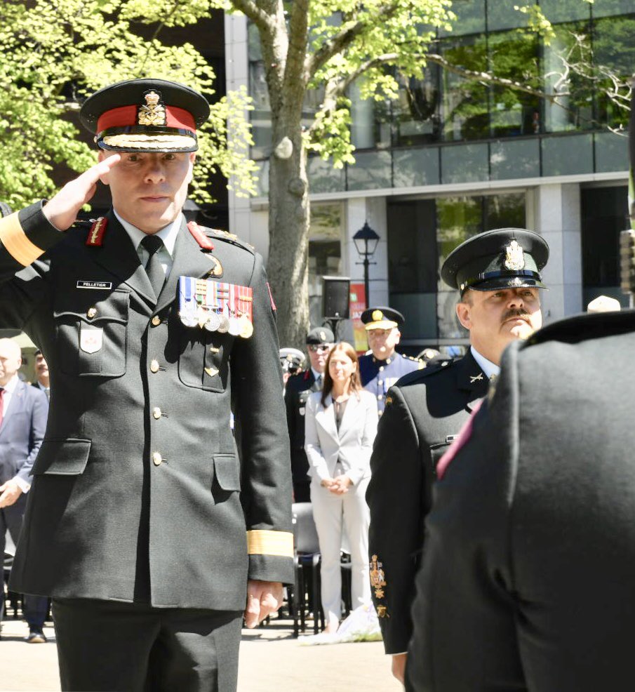 Congratulations to Brigadier-General Roch Pelletier on his well-deserved appointment as @5CdnDiv Commander! #WellLed #StrongProudReady #MightyMaroonMachine