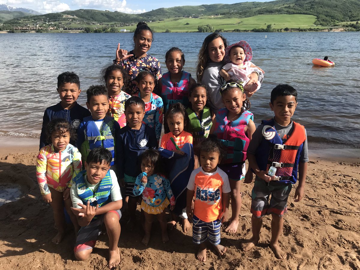Vailolo104's tweet photo. LAKE DAY WITH MY LIL MOMMAS WAS A SUCCESS!!🛥..PEEP HER SMILE IN THE LAST PIX WITH HER OTUKOLO FIRST BLOODS.💉 #MakaylaAotea 💕 @arianaotukolo https://t.co/n2JTEOukgb