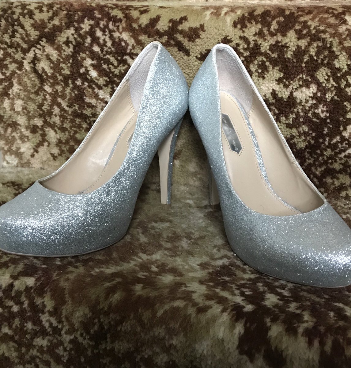 When your #wildside Derbyshire Wildlife Trust festival plans get cancelled due to rain, you look forward to the next one: #Glastonbury2019 and buy disco shoes for the #recyclers pre-festival party with <a href="/meavisglasto/">Michael Eavis</a> 😃 from DWT charity shop 👍🏼