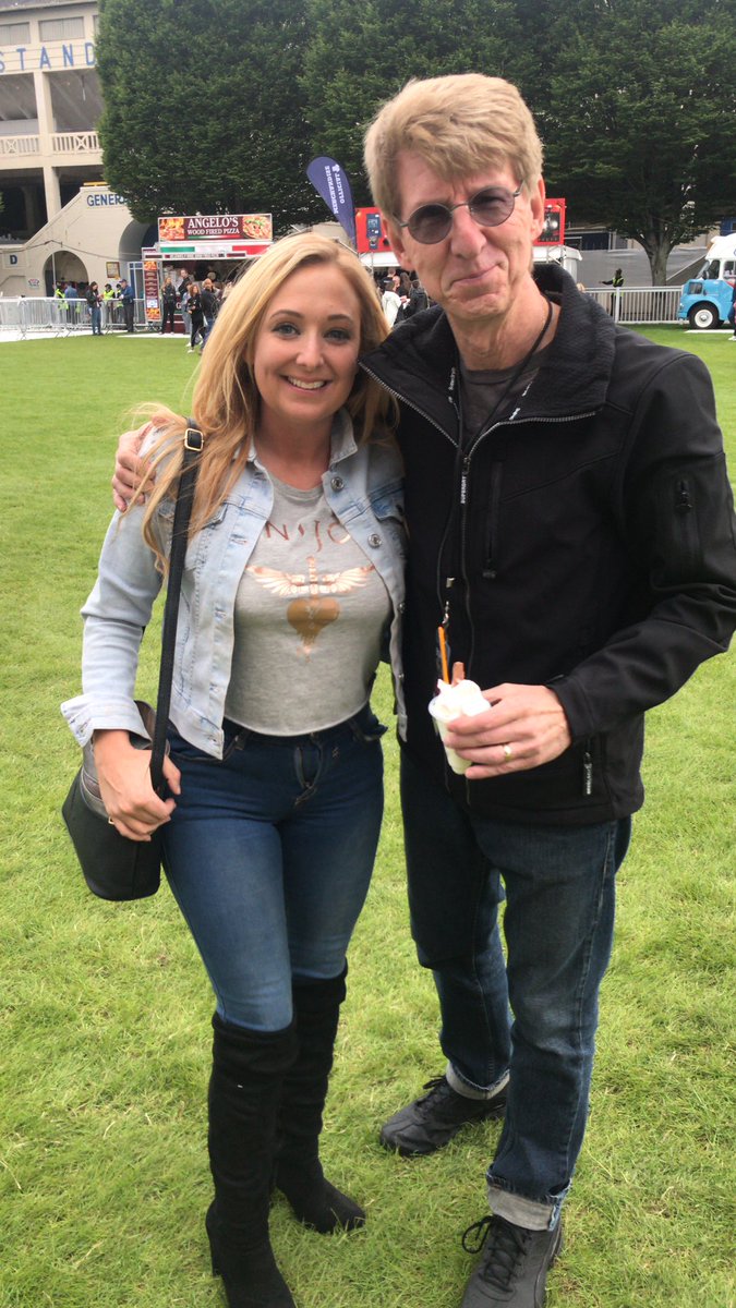 EamonMurphy09's tweet photo. #bonjoviMemories https://t.co/nbkJLbffJW