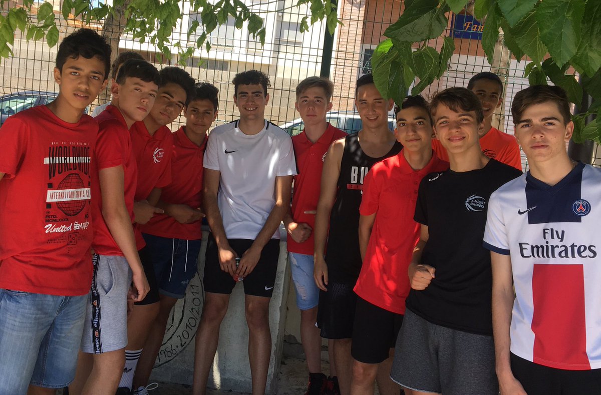 ABAlmassora's tweet photo. Fiesta fin de temporada del ABA. Gracias a todos por vuestra colaboración y feliz verano. https://t.co/dEw8iE6Hn1