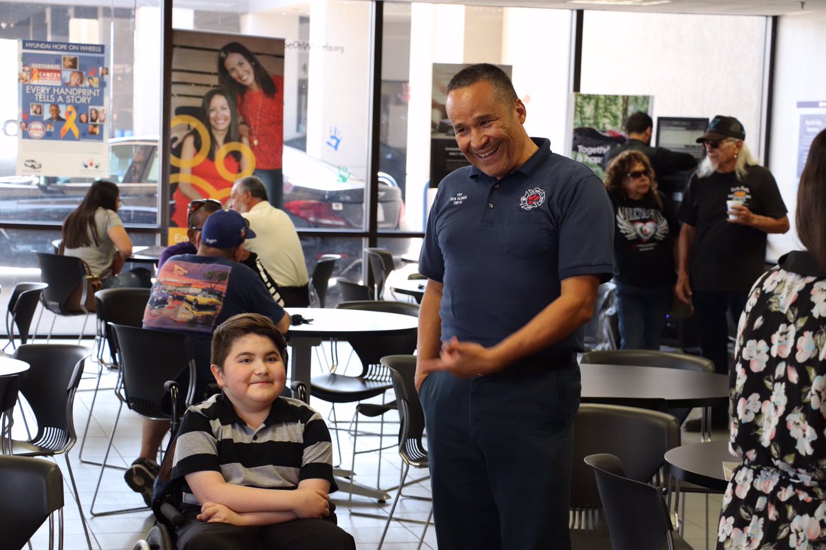 IAFF_L51's tweet image. As promised, Oscar Leeser presented The #MDA a $20,300.00 donation to complete this year’s campaign.  Thank you Mr Leeser for making this year one of our most successful fill the boot drives. #local51 #EPFD @HyundaiElPaso