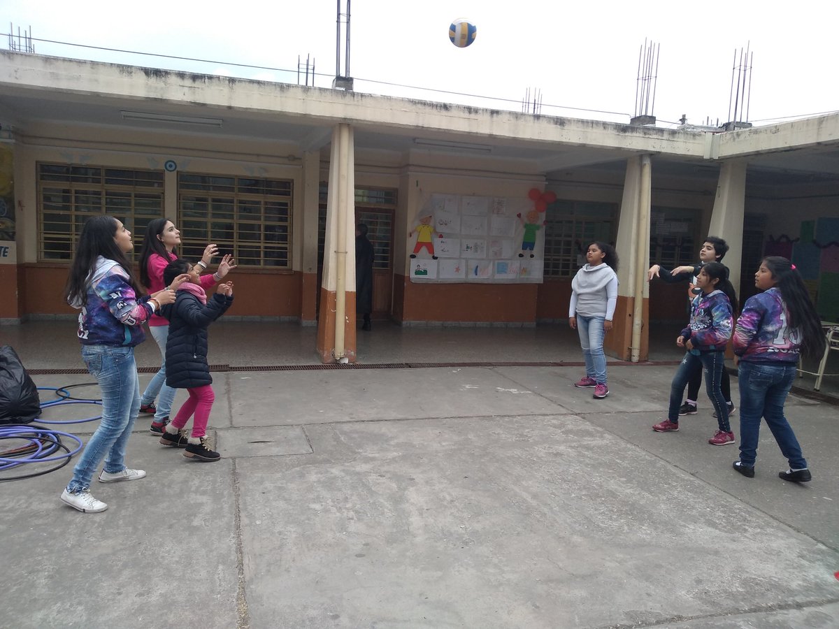 RebakMauricio's tweet photo. @fguillesaavedra @patriciapinasco @UrtubeyJM @vanesa_aramayo @YanilMarisol @SaltaEduca2020 @CHerrera55
ESCUELA JUANA AZURDUY DE PADILLA
CAI N°5
HERMOSO SÁBADO🙂🏐⚾🏀
EL DEPORTE EN ACCIÓN!!! https://t.co/dYnIWwicr3