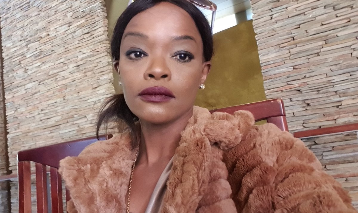 kuliroberts's tweet photo. Keeeping warm?
How?
#Heatervibes
#Underblankets https://t.co/K5L7KJyeRd