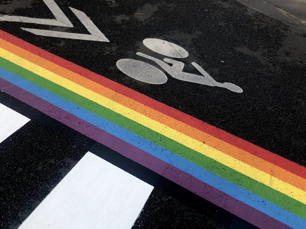 OdileElia's tweet photo. Chacun sa voie !

#VivreEnsemble #LGBT #Libre #Emancipation #Paris https://t.co/nTyPRKX1jm