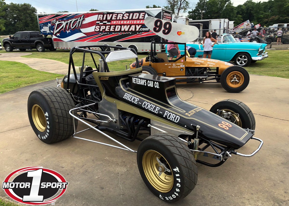 Long live Vintage Car displays at the races. A couple of the legendary rides of <a href="/sprintcarhof/">National Sprint Car Hall of Fame & Museum</a> racer Hooker Hood on display last  night. #Respect #1Motorsport1Goal