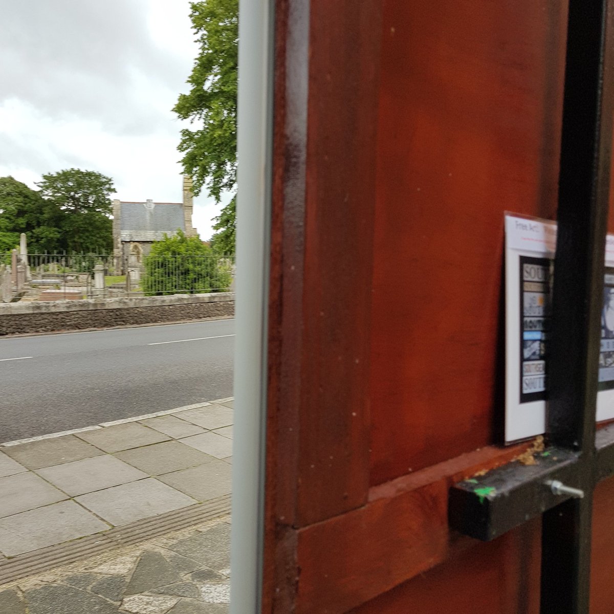 #FreeArtFriday
(on a Saturday) is out ... go find!
 
#HiddenSouthsea leading up to tonight's opening of our #photography #exhibition at <a href="/PlayDeadStudio/">Play Dead</a> from 7pm to 9pm

Maybe you will find it
on your way to the opening?