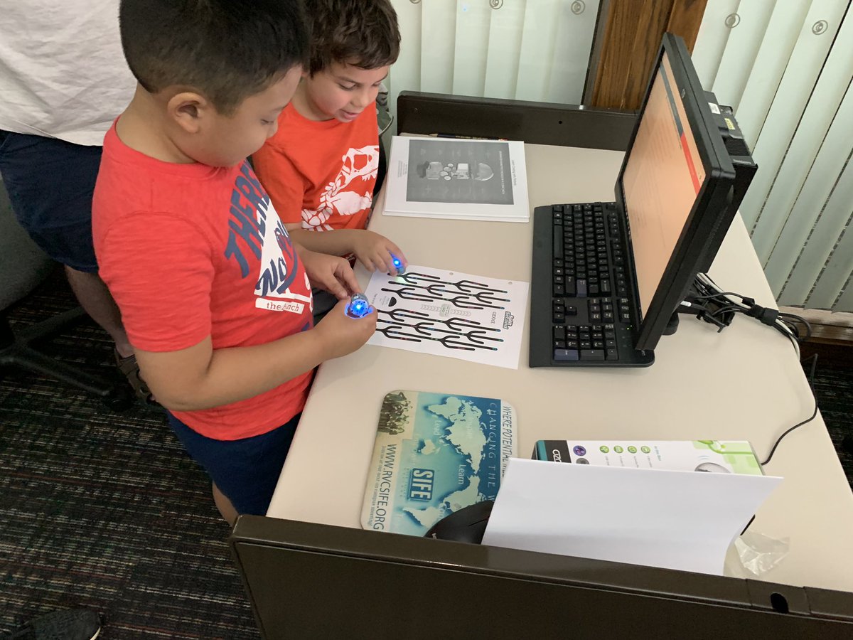 LearnCodeRobots's tweet image. June 15th #LearnCodingWithRobots @LearnCodeRobots @WTVO_MimiMurphy @rvcgoldeneagles