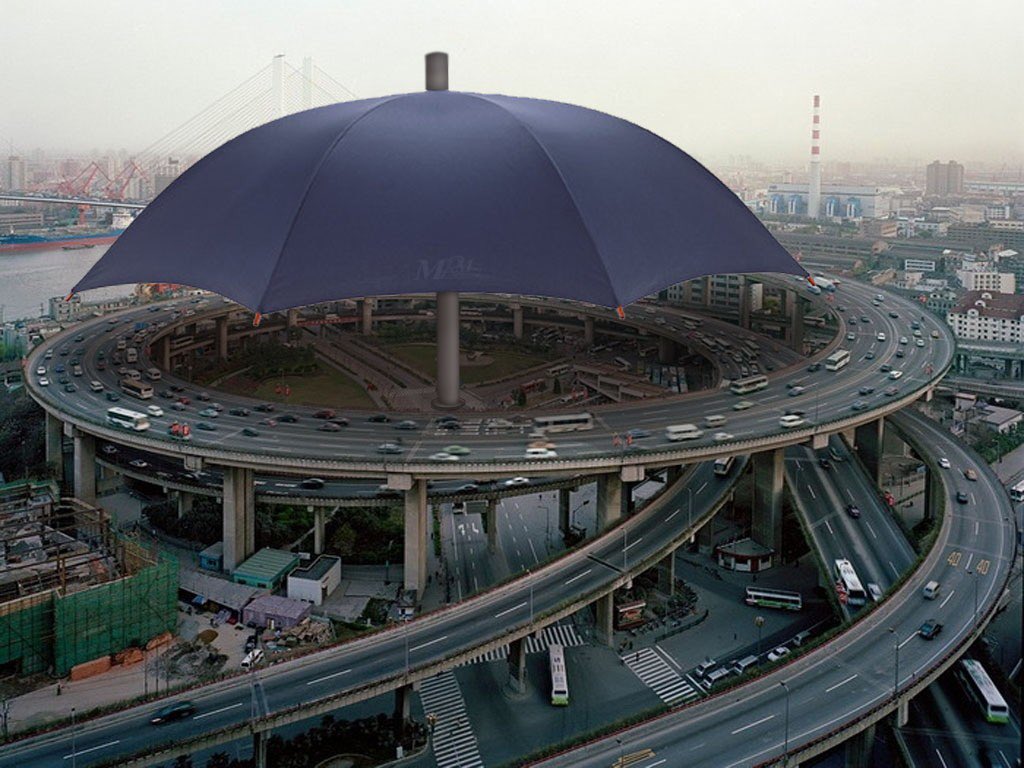MangySanta's tweet photo. @ICC @cricketworldcup 
#INDandPAK
Worlds largest umbrella for India 🇮🇳 vs Pakistan 🇵🇰 tomorrow at Manchester.... 😜😜😜 What do you think? 😄 https://t.co/JaDO0BVbY1
