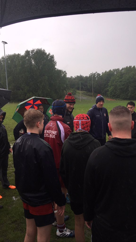 Quality day learning and getting inspiration from forward thinking coach @russellearnshaw from the @TheMagicAcad @hcharlie85 #beatthegame 🤙🏼 compliments of @Staffsrugby