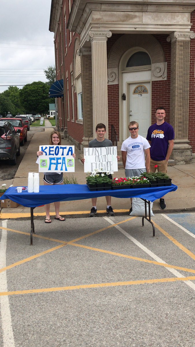 washffa's tweet photo. If your in the Keota area, come support our fellow chapter @KeotaFFA ! We don’t have flowers for sale this year so these are the next best thing! #washpride @SE_District @tlsteinh https://t.co/1AFzRkp7Va