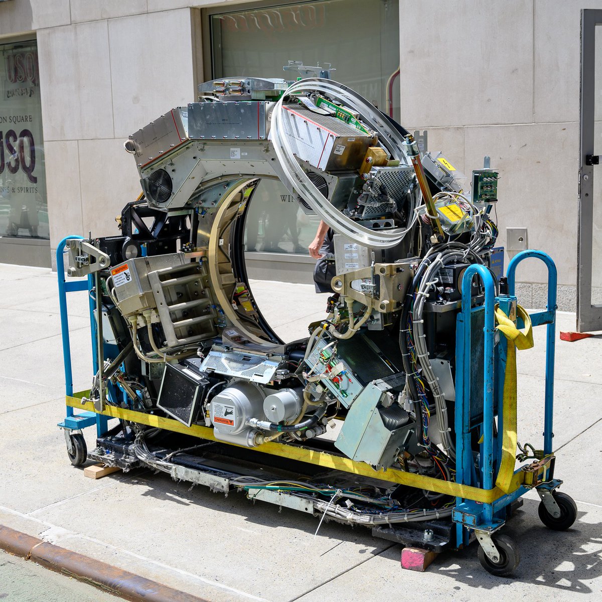 Whoever left their Stargate on an NYC sidewalk today better lock it before Lectroids from the 8th dimension start coming through....