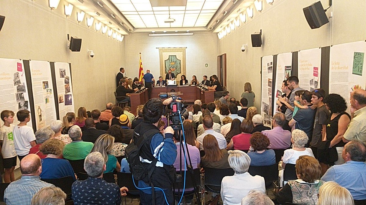 qvilaam's tweet photo. Quina calor i quin baf. Seguirem treballant per una Banyoles alternativa. https://t.co/Aco39ke8vF