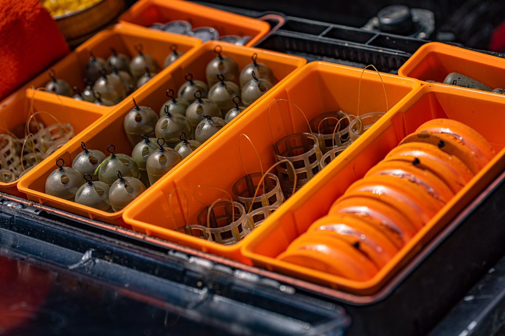 TackleGuru's tweet photo. Last week’s Masterclass filming in #ireland gave us and @StevenRinger the chance to test some new and coming soon bits and bobs! #sneakpeek #new #feederfishing #teamguru https://t.co/ermv8HlVdn