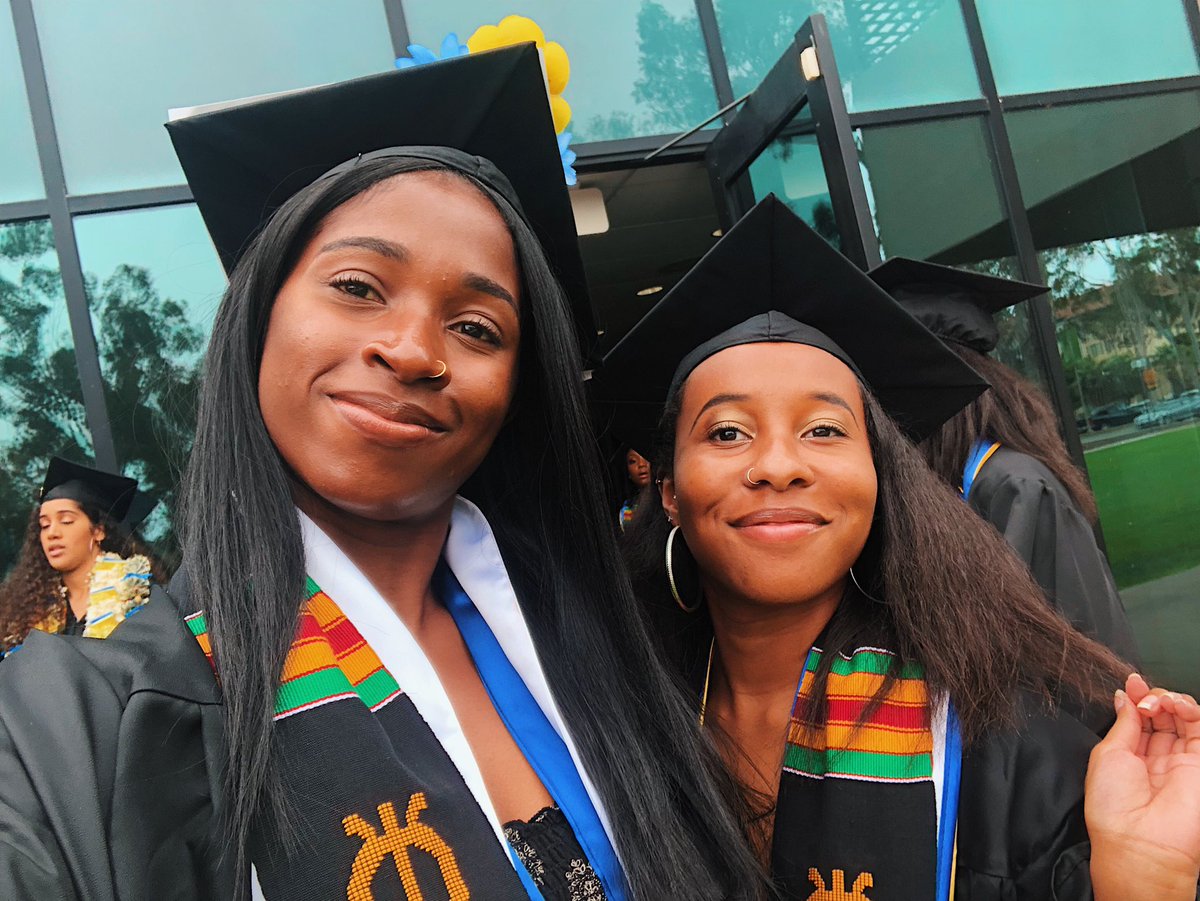 maybeitsnana's tweet image. black minds matter ✊🏾🎓
#blackgrad