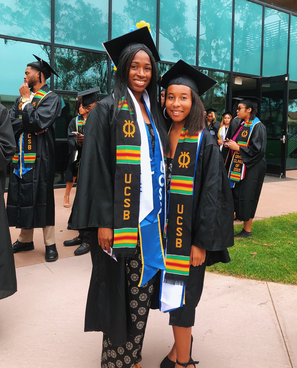 maybeitsnana's tweet image. black minds matter ✊🏾🎓
#blackgrad
