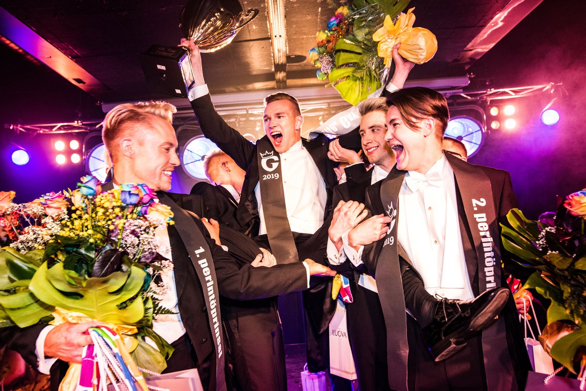 mrgayfinland's tweet photo. Mr. Gay Finland 2019 on Konsta Nupponen! 😍 Yleisön suosikiksi ja 1. perintöprinssiksi valittiin Ari-Pekka Ruha, ja 2. perintöprinssiksi Nando de Bruijn. 🤩🥳 Muistakaa rakastaa itseänne! ❤️🧡💛💚💙💜 #mrgayfinland #mrgayfinland2019

(Kuva: Taavi Tihkan) https://t.co/NDUE1YqPAE