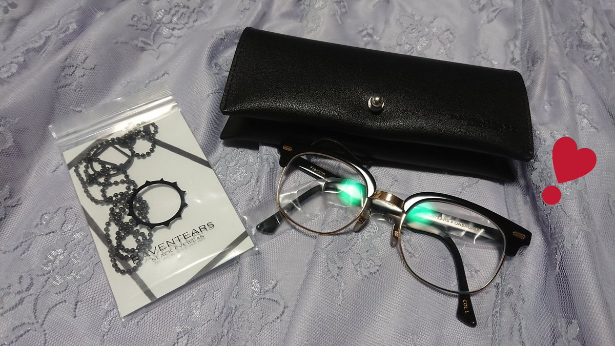CatCrown7's tweet image. そんなこんなで買ってしまったよね←
テミン(*δvδ*)とお揃いの眼鏡と
キグン(*`ㅂ´*)とお揃いの眼鏡チェーン
えりかさんもとみたさんも優しいお方で
写真は撮れた?
どこから来たの?
いっぱい話しかけてくれたし
少しでも可愛くつけられるようにと
耳かけ部分を細かく調節してくれた💕
#FaceCode