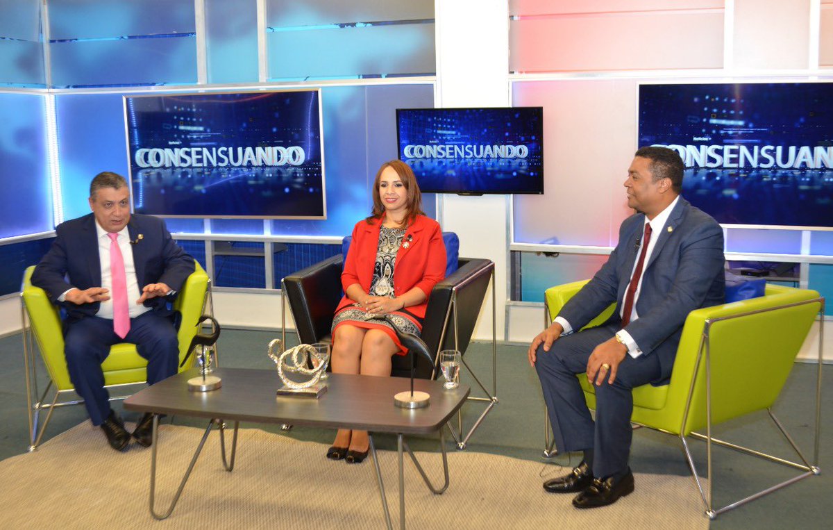 GustavoSanchezq's tweet photo. Acompáñanos a partir de las 10pm por Cinevision en Consensuando con la participación de la honorable diputada @KarenRicardoC https://t.co/xbYkpdqgyM