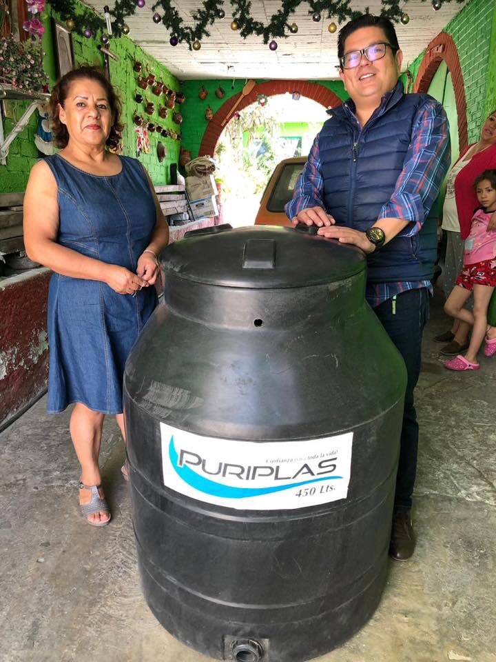RicardoCortesM's tweet photo. Gran alegría da el poder seguir ayudando a mi comunidad, en esta ocasión fue a Lolita del Barrio de San Mateo, me da mucho gusto poder seguir apoyando a mis vecinos con el mismo compromiso de siempre y con toda la actitud cada día seguimos #TrabajandoPorUstedes https://t.co/wTuDQkMlyz
