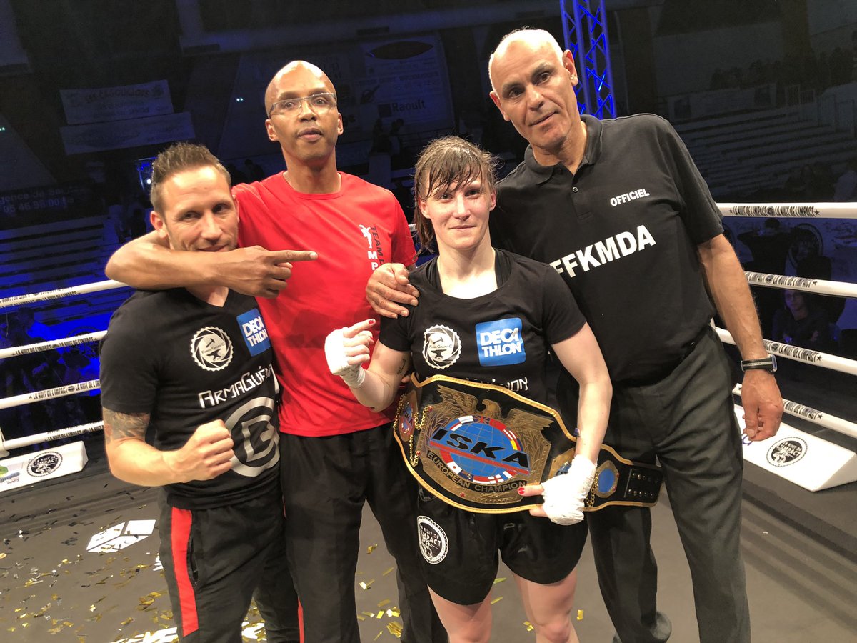 Delphine Guénon nouvelle championne d’Europe de #kickboxing. Elle remporte le titre européen @ISKA sur ses terres, à #Saintes. #charentemaritime <a href="/F3PoitouChtes/">France 3 Poitou-Charentes</a>
