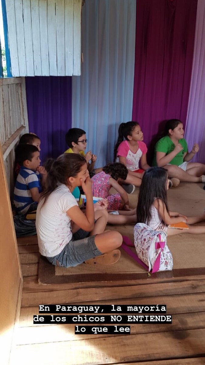 Algunas imágenes de hoy en la comunidad Divino Niño. ¡Nuestros profes voluntarios son lo maximo! ❤️🙏🏼