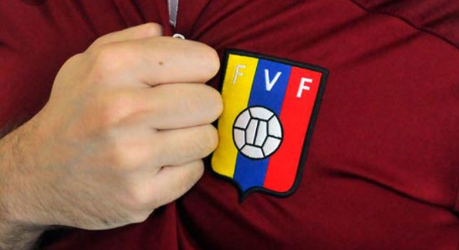 carlkswagen's tweet photo. En #sanfelix modo  #CopaAmericaDIRECTV escuchando  #audio3 con los que no juegan 😎 @fpetrocelli https://t.co/GmeILsVkHG