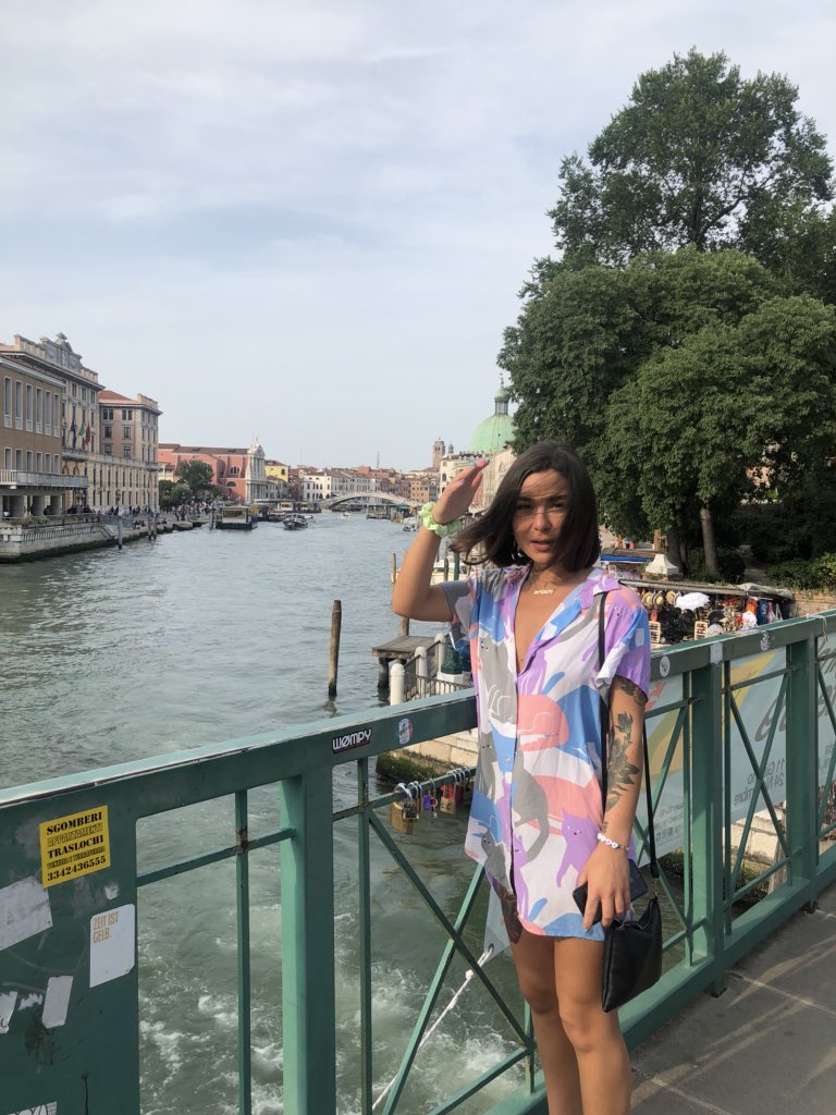 lauvsongs's tweet photo. OMG FUCK VENICE IS LIKE THE BEST PLACE ON EARTH https://t.co/bvqF5FH2Gy