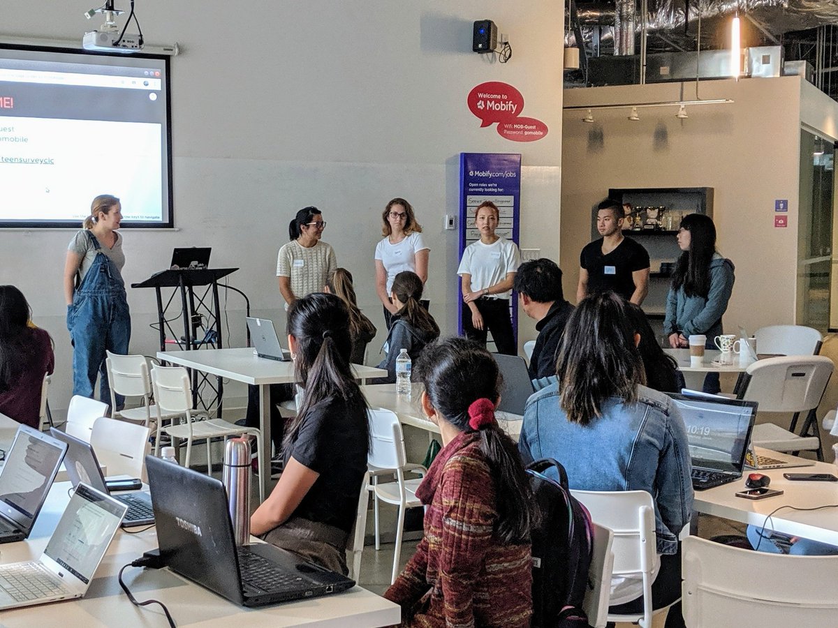 acheung105's tweet image. we've got a full house today at the #TeensLearningCode workshop on #HTML and #CSS!! thanks to @mobify for lending us their space! the teens are loving it 🙂👩💻👨💻🌞
