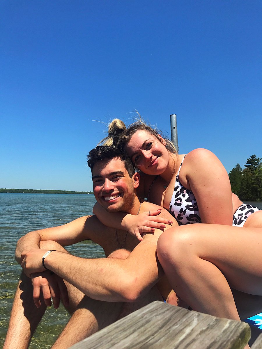 tiffannwilliams's tweet photo. me &amp; you all summer ‘19🌼🌞 https://t.co/dIBfQTsapS