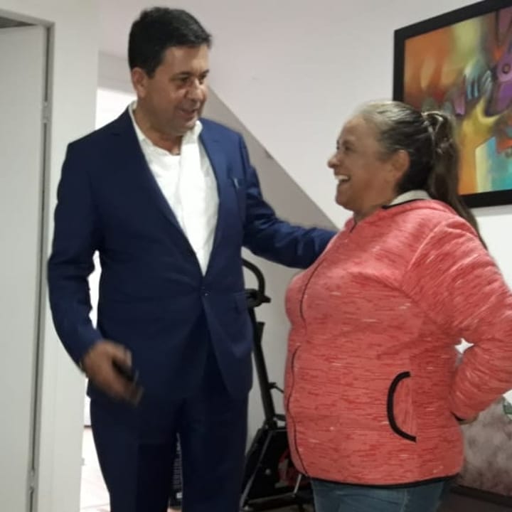 SecundinoRB's tweet photo. Visitando los amigos del doctor Jorge Trigos, del sector de prado veraniego, comerciantes, y la colonia ocañera, total respaldo recibido para nuestra concejal Gloria, y nuestra JAL de Suba, gracias doctor Trigos, por tan importante apoyo.
#PorSubaHaremosMás
#FelizSabado https://t.co/AnDTlAhzxR