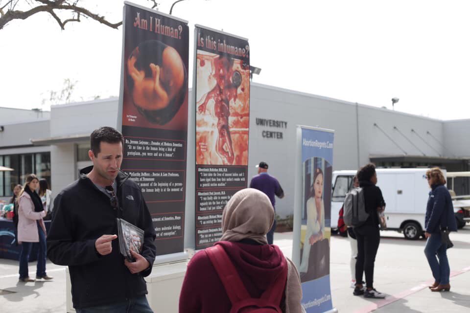 ProjectTruth2's tweet photo. Defending life is as easy as 123!
1. The intentional killing of innocent humans is wrong.
2. Abortion is the intentional killing of an innocent human.
3. Therefore, abortion is wrong. https://t.co/wJRaPB1t0H