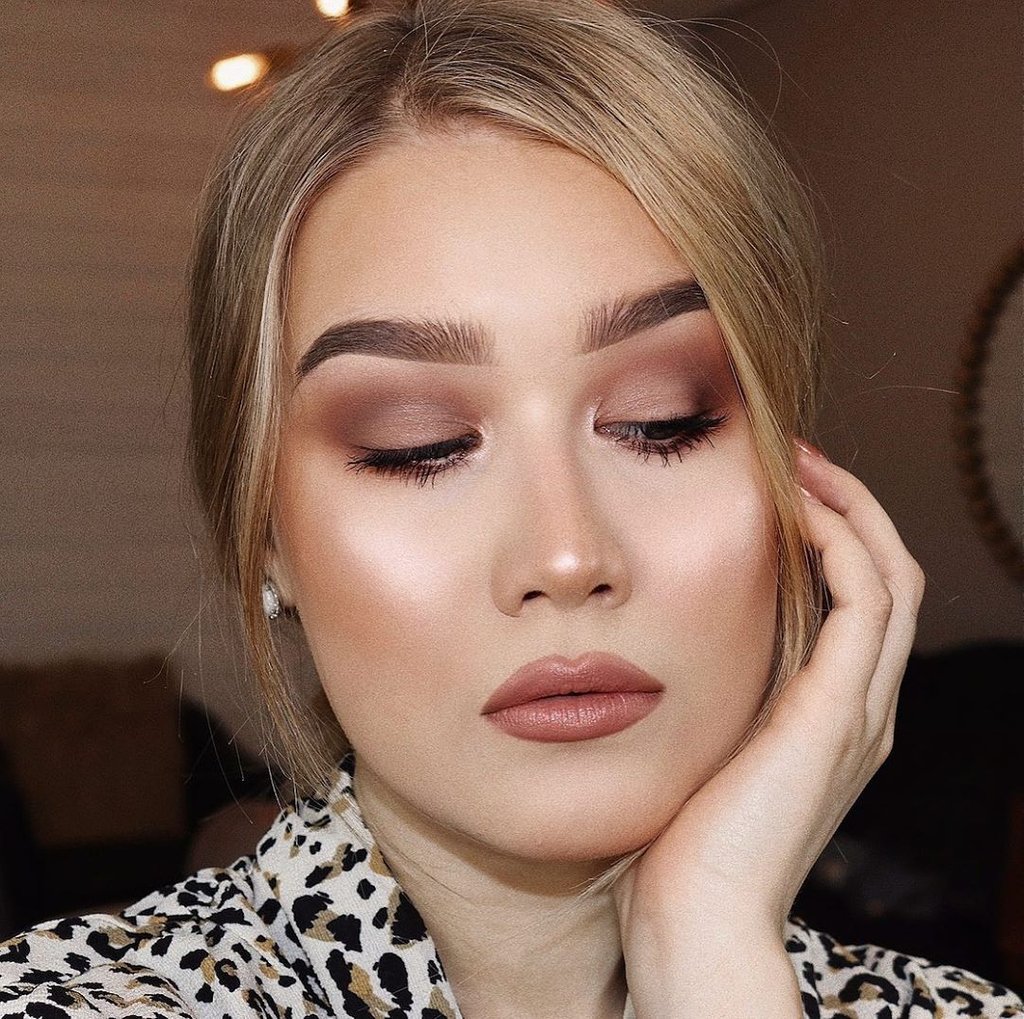 MakeupGeek's tweet photo. We can't get enough of the perfect, everyday neutral smokey eye! @jennadaniellebeauty used #MakeupGeekEyeshadows in Creme Brulee and Tan Lines for this look. https://t.co/9YcA6xIKLi