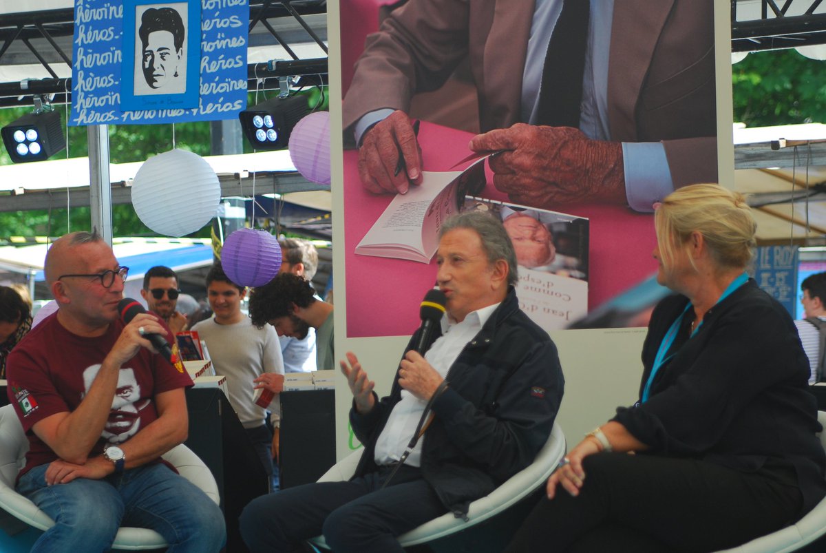 dracmouth's tweet photo. Michel Drucker et @mcdencausse interviewés par @collardgerard

#smep2019 #lagriffenoire

(plus de photos de Saint-Maur en poche au fur à mesure sur mon Instagram) https://t.co/rN2keo4LDJ