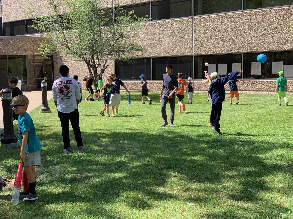 innovationsvvsd's tweet photo. Innovators @ Innovation Academy know how to work hard &amp; play hard. Their precision, grit, &amp; collaboration are reflected in themes &amp; at recess!#StVrainStorm

Session 2, we'll see you at the Innovation Center at 33 Quail Rd Mon-Thur 8:30-12:30 &amp; Fri 6-7pm. @crillville @kristenbrohm https://t.co/bxgDWH4ZjU