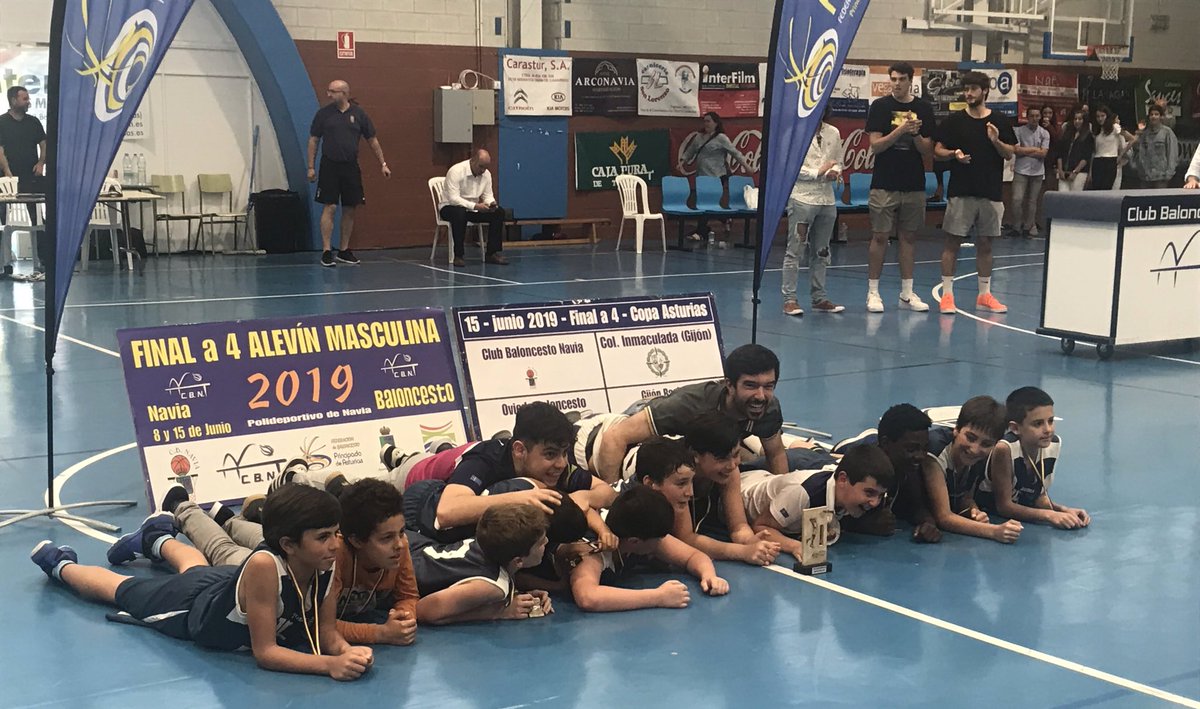 CBNavia's tweet photo. Lo consiguieron. Un partidazo de nuestros alevines ante un gran @oviedocb les hace llevarse un doblete esta temporada. 
Enhorabuena a todos nuestros chicos y a sus entrenadores. Un fin de temporada redondo.
#CopaAsturias #F4 #Campeones #OrgullodeCantera @beepnavia @deportenavia https://t.co/RJajcIggfq