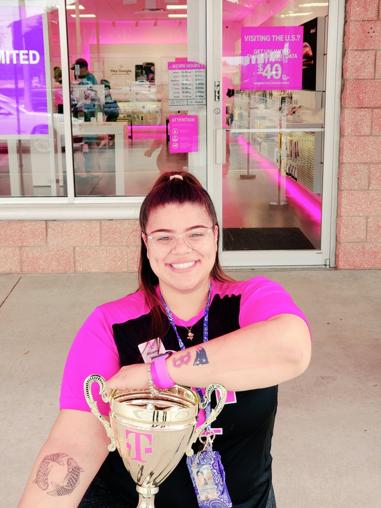 dustinknapp's tweet photo. Today was a great day! I got #InkDone at the Clermonsters store and hung out with @ChadfromG @KhiannyGP and saw actual sales and appointments happening!!! Amazing to see the top team in the company in conversion at work!!! #trophystability #WinningOnPurpose #GPGoingPlaces https://t.co/nHUNlw52E7