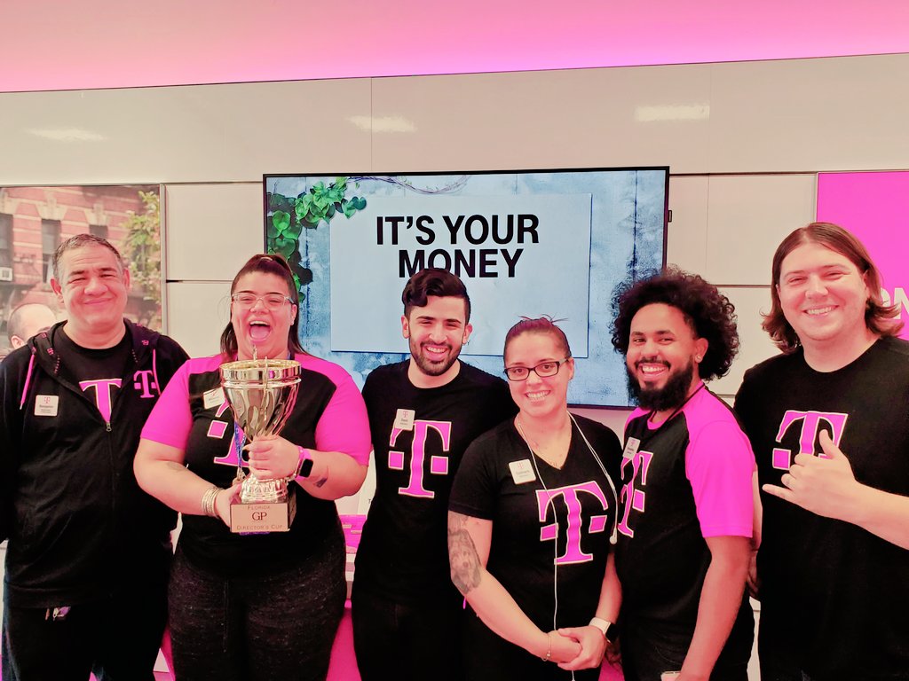 dustinknapp's tweet photo. Today was a great day! I got #InkDone at the Clermonsters store and hung out with @ChadfromG @KhiannyGP and saw actual sales and appointments happening!!! Amazing to see the top team in the company in conversion at work!!! #trophystability #WinningOnPurpose #GPGoingPlaces https://t.co/nHUNlw52E7
