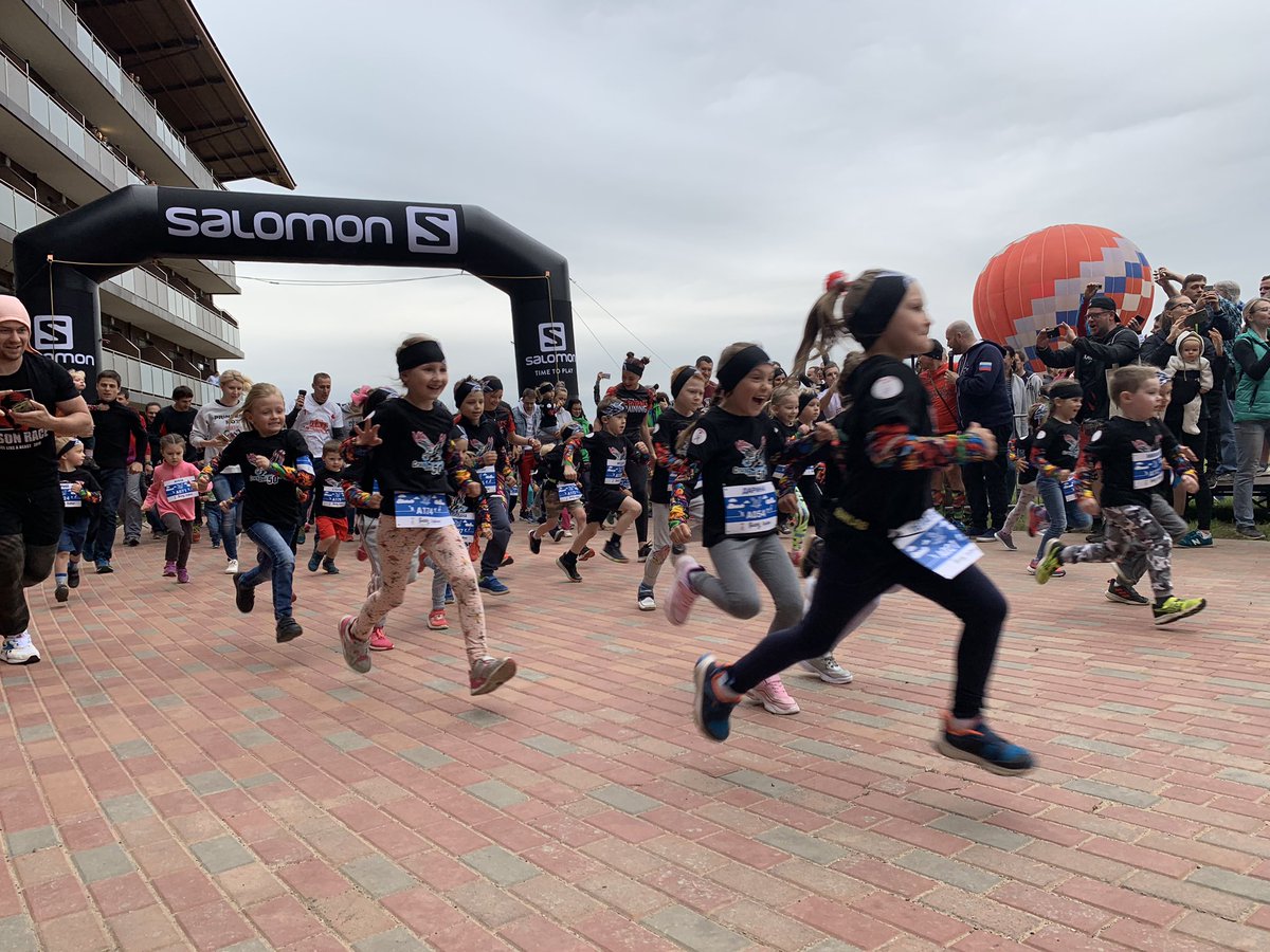 TrailrunningRUS's tweet photo. Kids race 1k START!!! https://t.co/7mmSaMjE2m